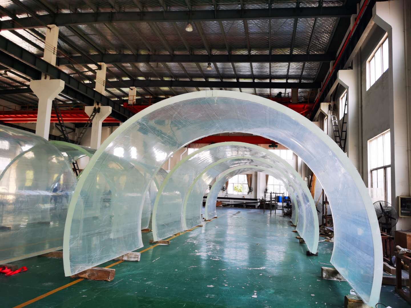 Ai có bể cá có đường hầm dưới nước dài nhất ở Mỹ - Nhà máy sản xuất tấm acrylic Leyu