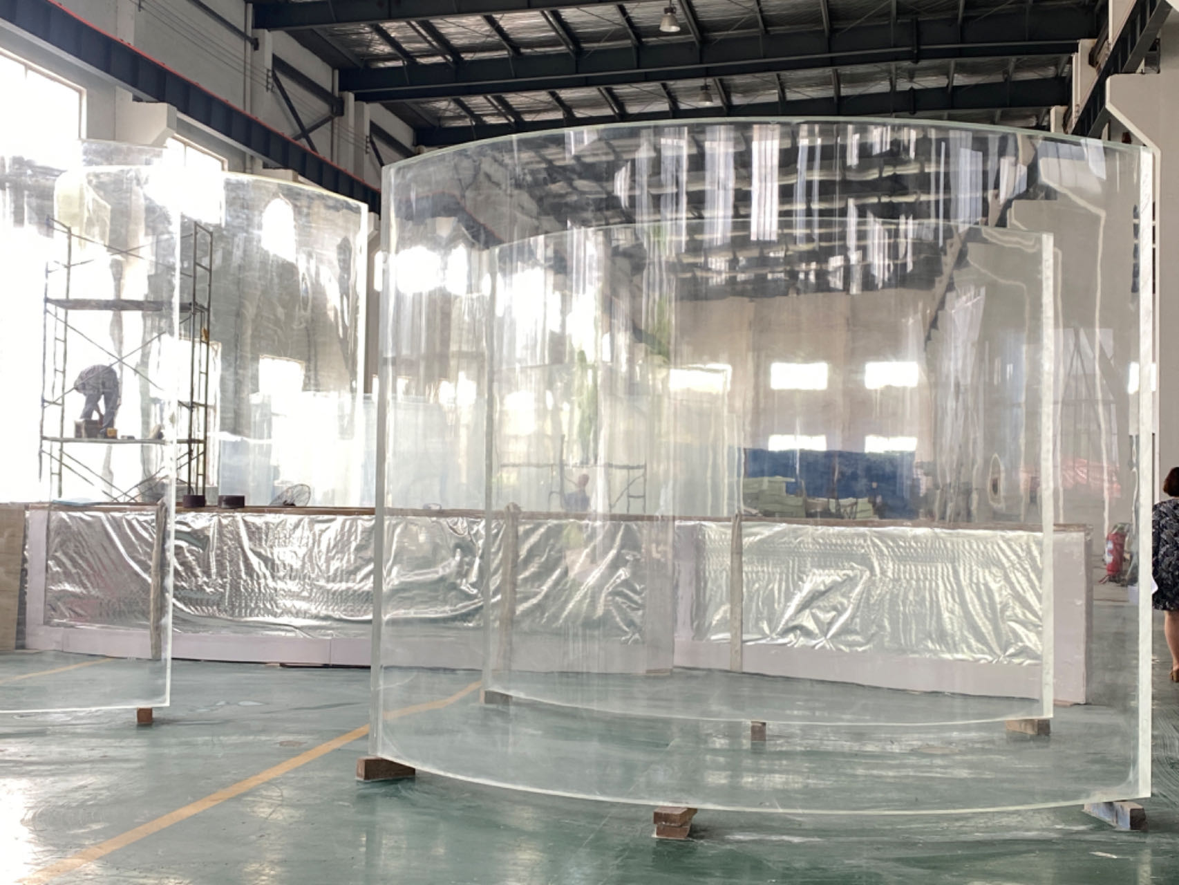 Curved acrylic sheet - LEYU ACRYLIC