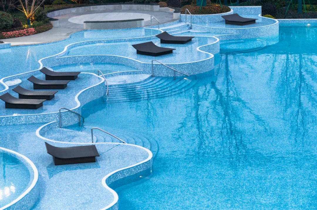 Acrylic swimming pool - manufacture