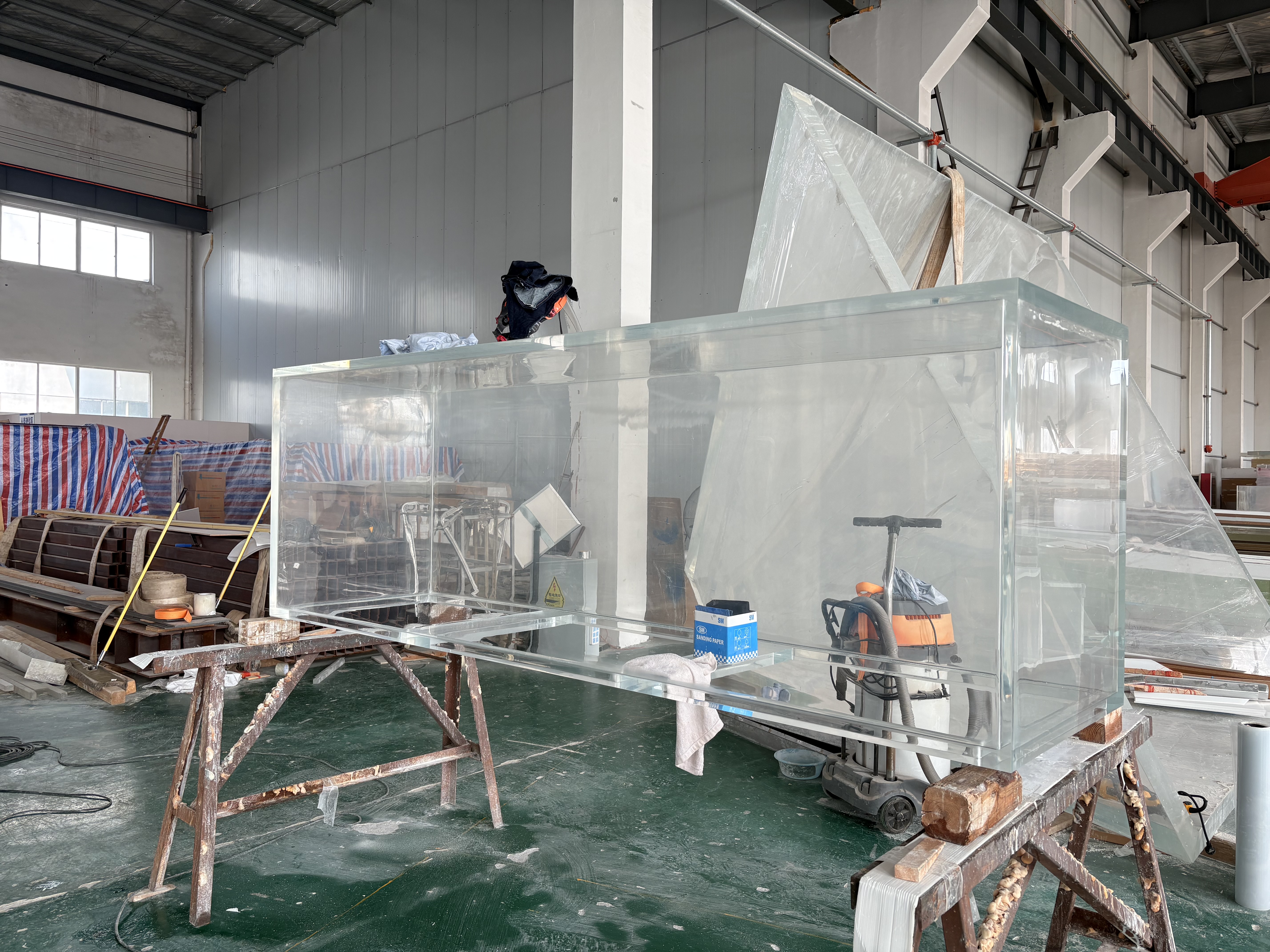Acrylic fish tank - LEYU