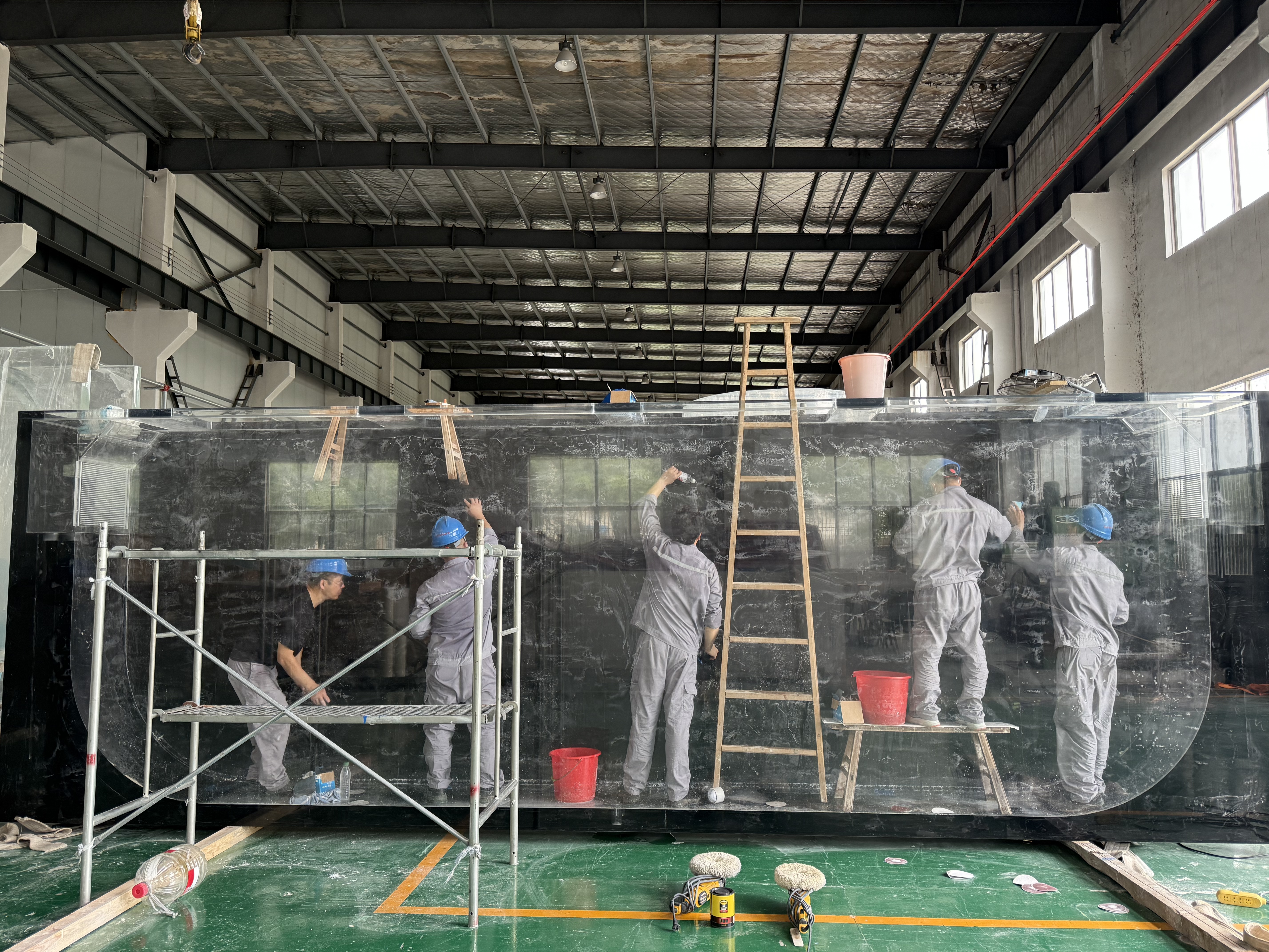 Acrylic fish tank - LEYU