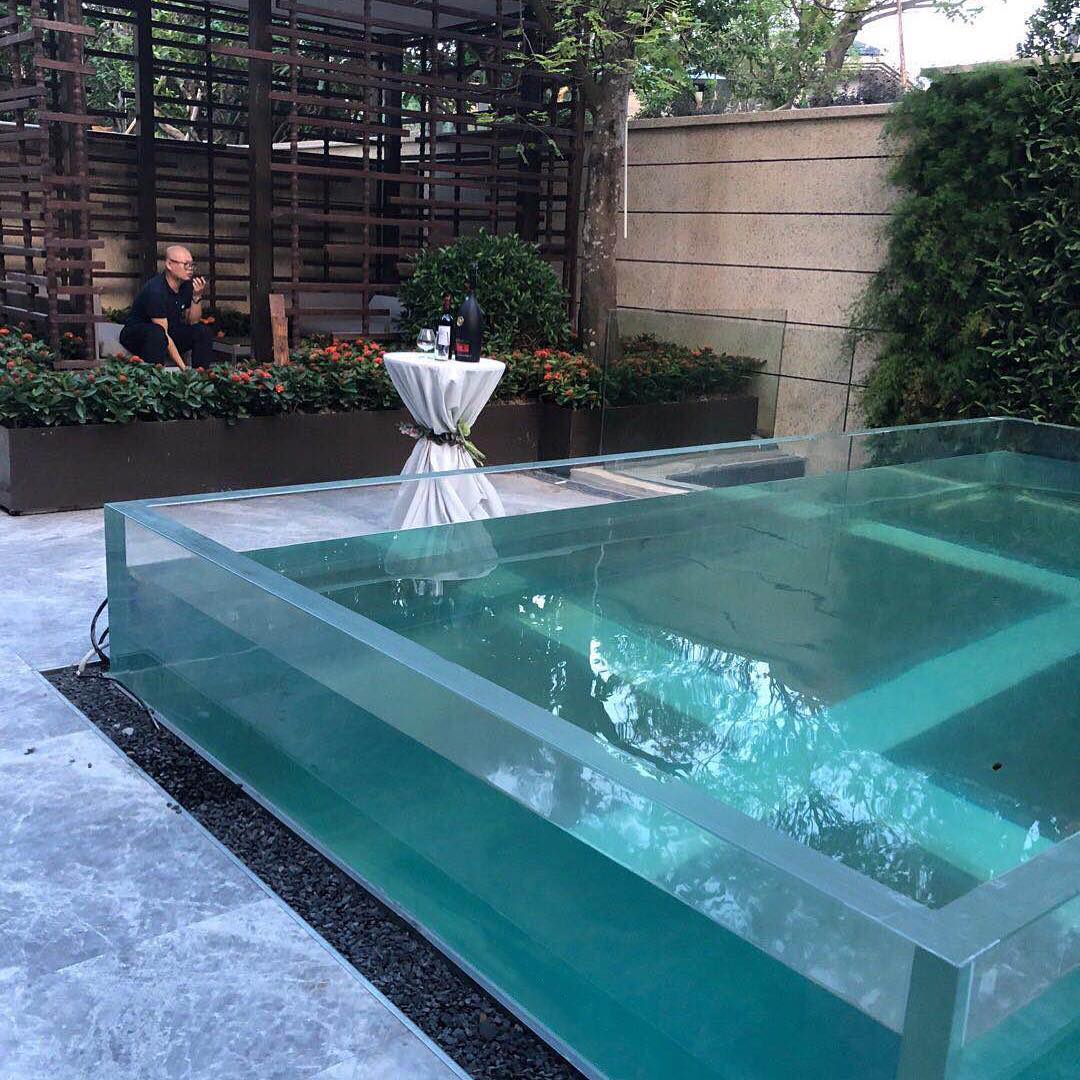 Acrylic swimming pool - design