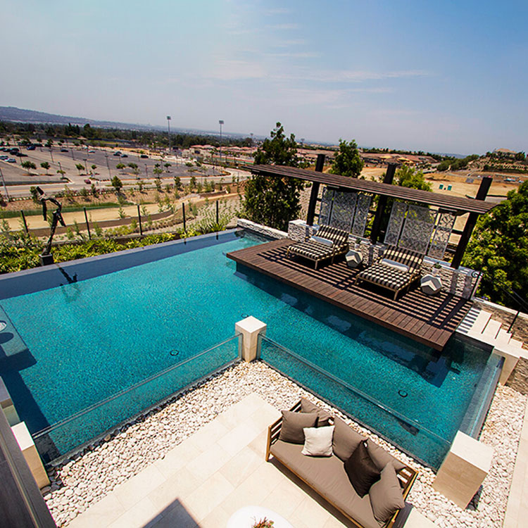 Acrylic panels for swimming pool in the Middle East - Leyu