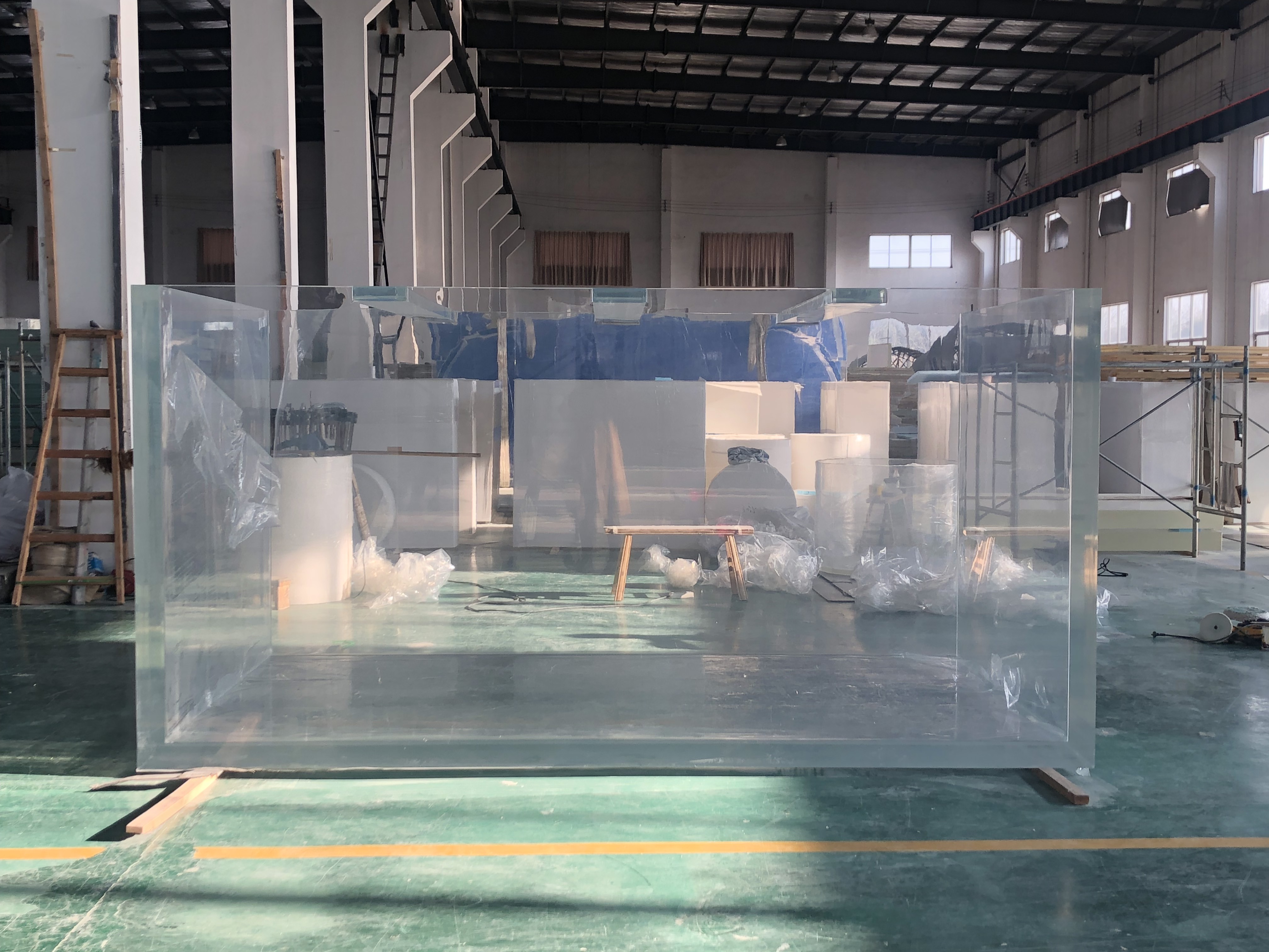 Acrylic custom fish tank - factory