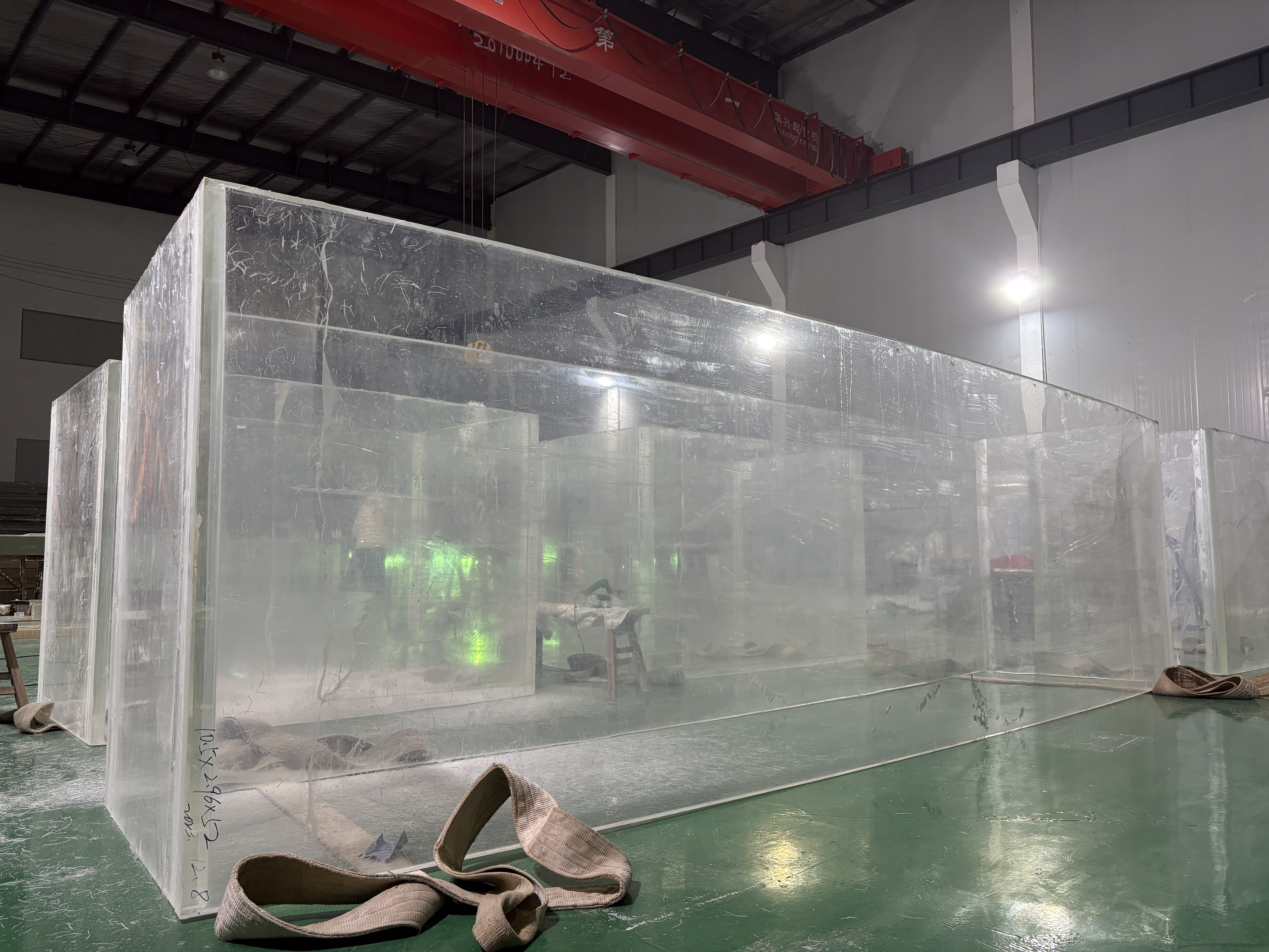 Acrylic fish tank - LEYU