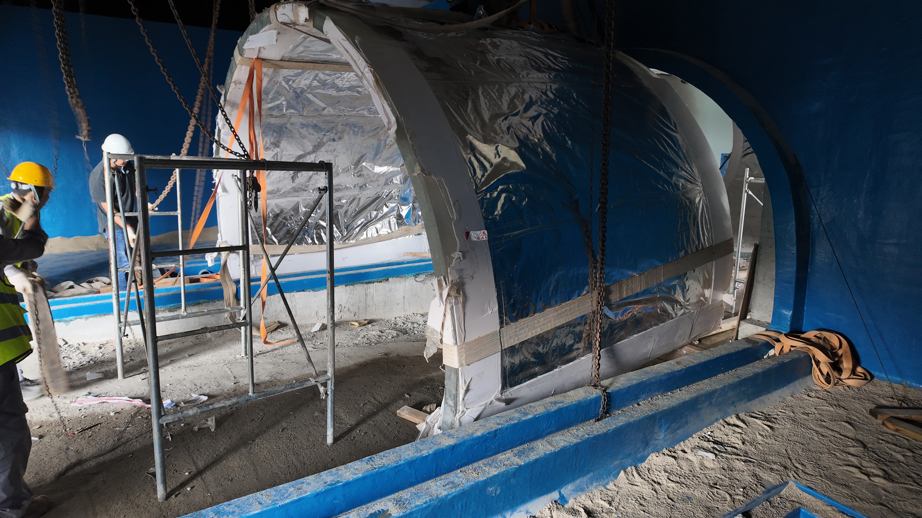 Acrylic tunnel aquarium - LEYU ACRYLIC