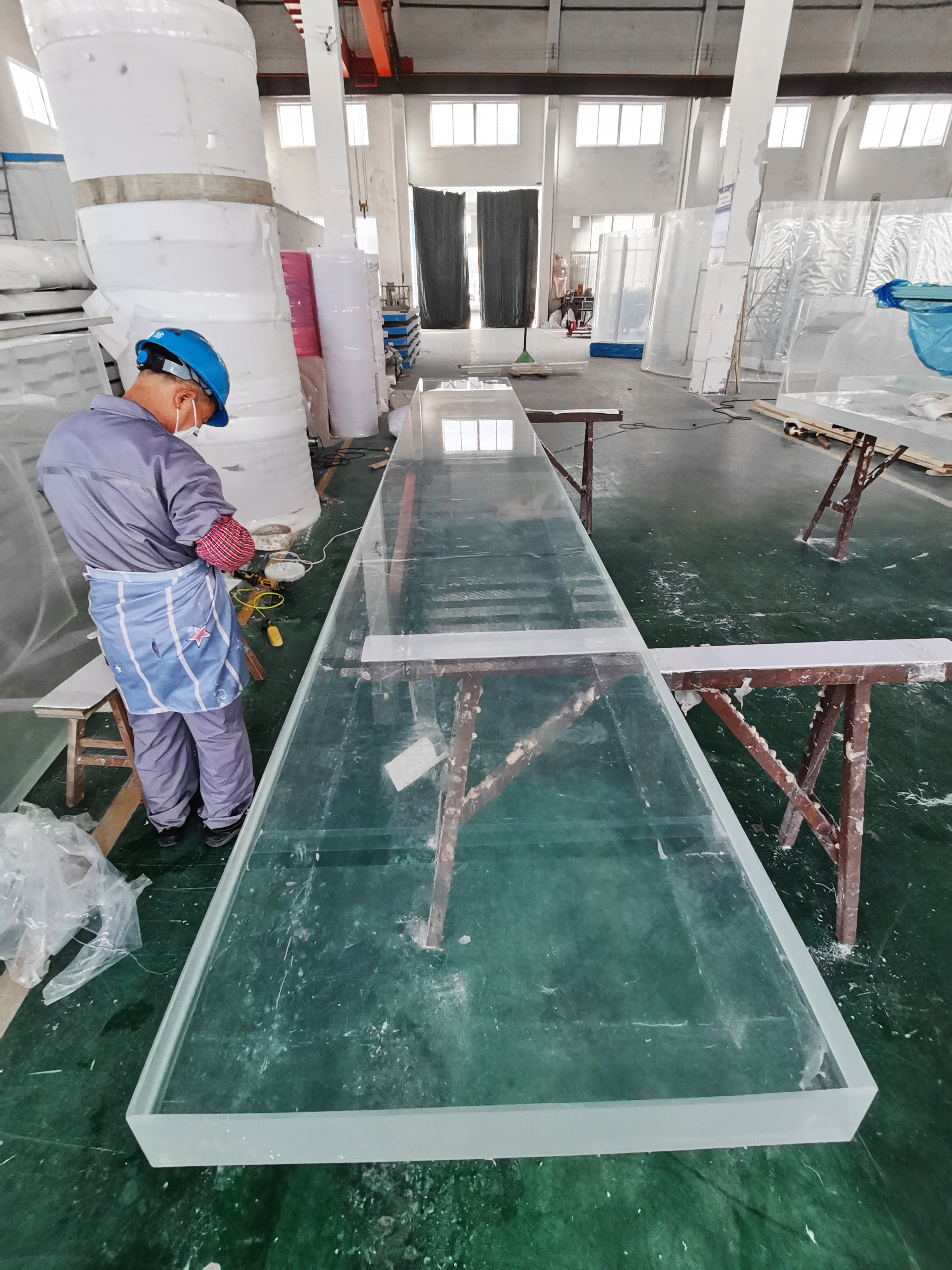 Embracing the Future: 2025 Acrylic Swimming Pool in the Middle East