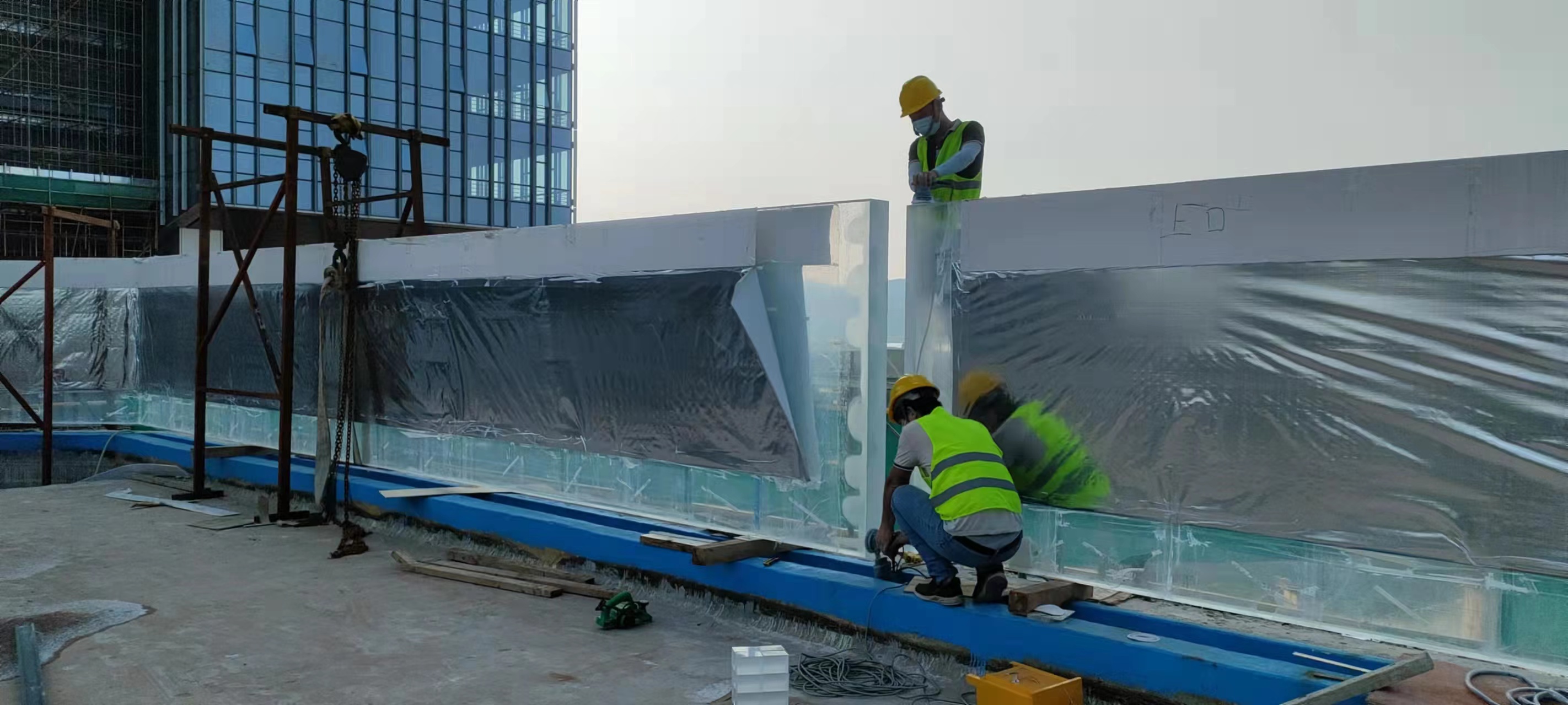 Acrylic swimming pool - installation LEYU