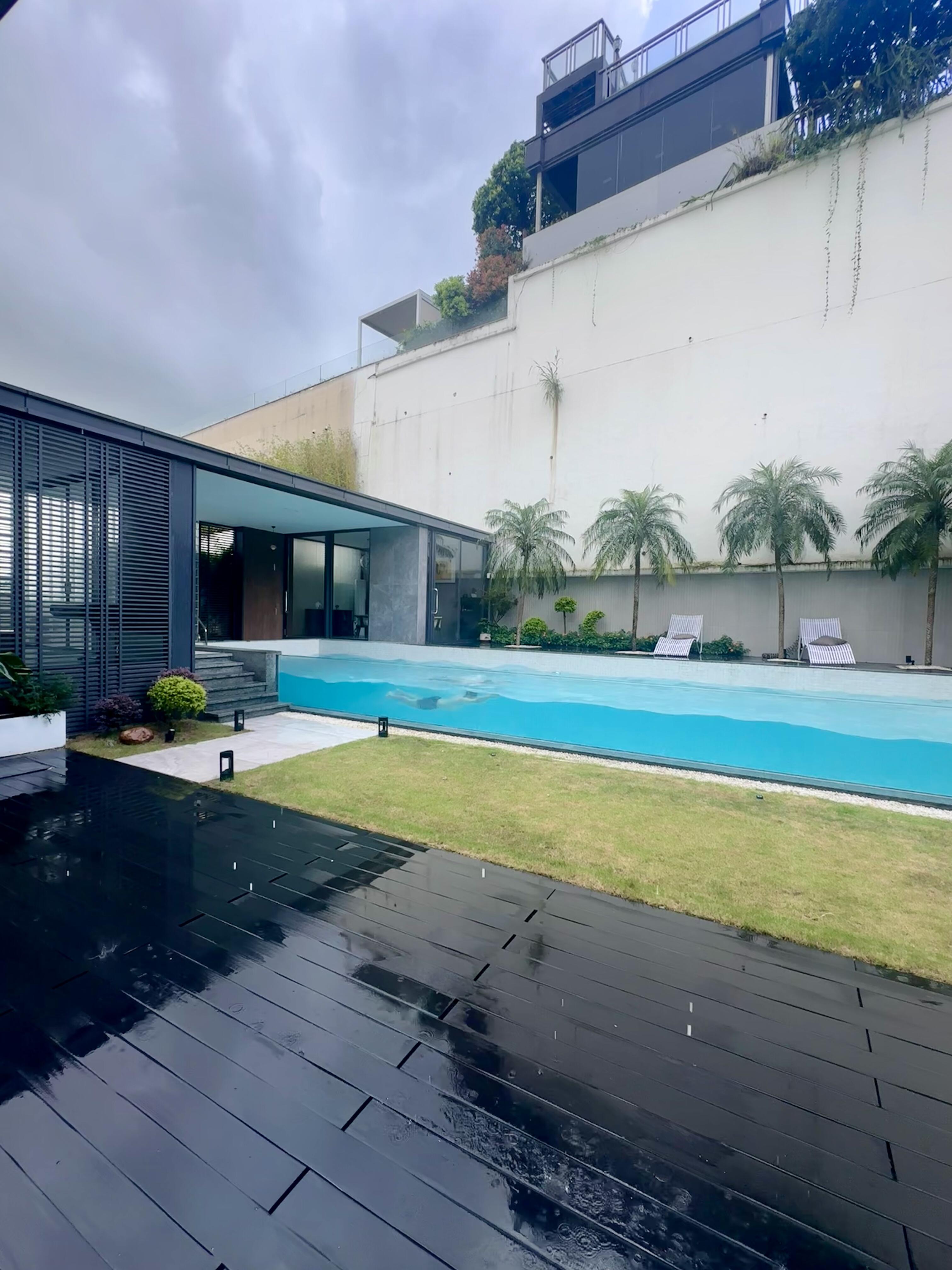 Classic Supported On 3-Sides Window Swimming Pool - Leyu