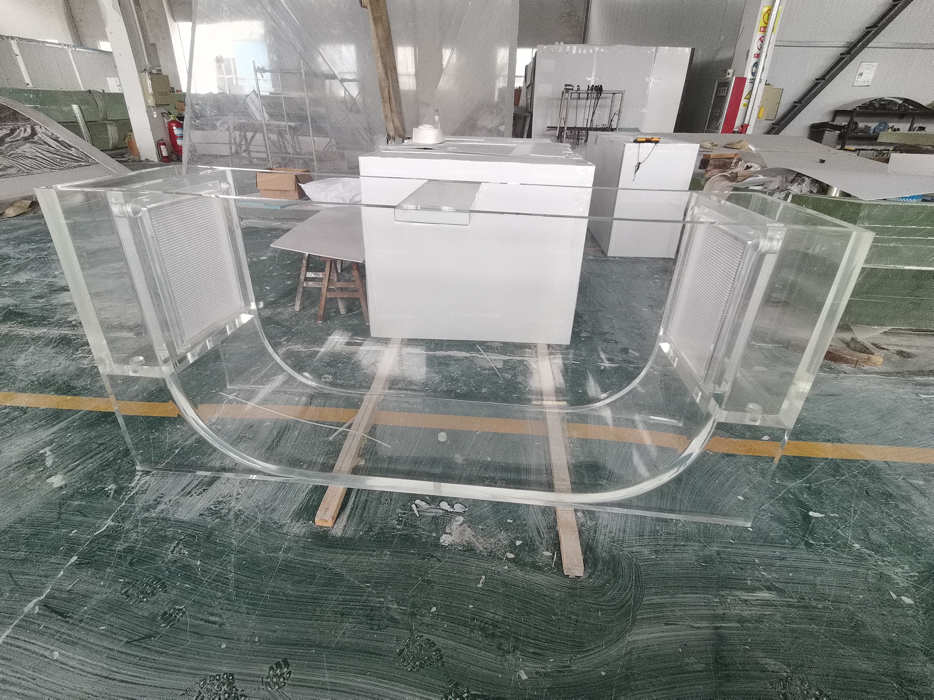 Acrylic fish tank - LEYU