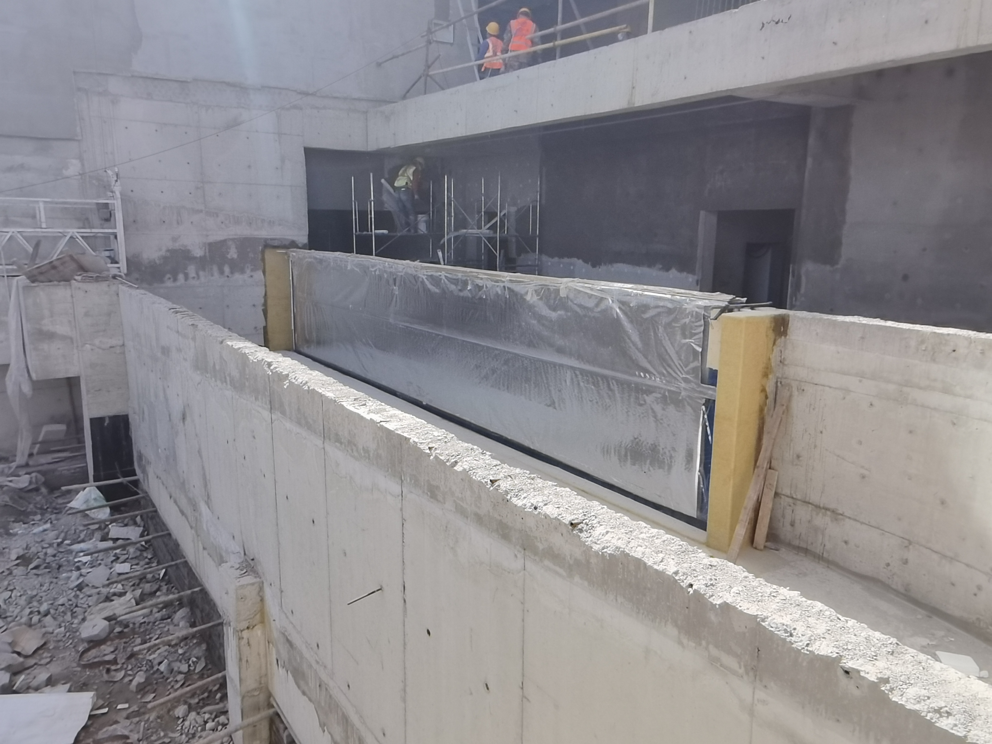 Acrylic pool installation - LEYU